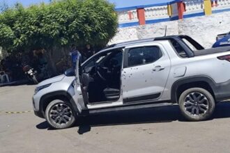 Casal e criança de um ano são baleados dentro de carro em Ibotirama