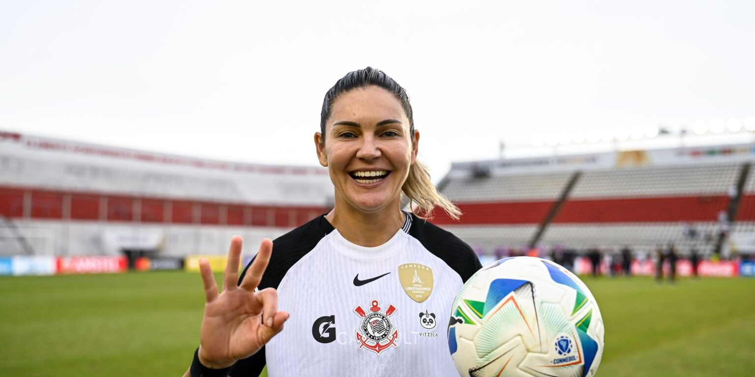 Corinthians goleia Boca Juniors e vai à semi da Libertadores Feminina