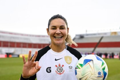 Corinthians goleia Boca Juniors e vai à semi da Libertadores Feminina