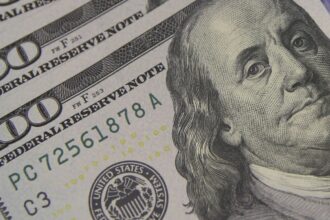 Dólar cai para R$ 5,46 com alívio nas tensões entre EUA e China