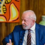 Em evento com Motta, Lula critica Congresso