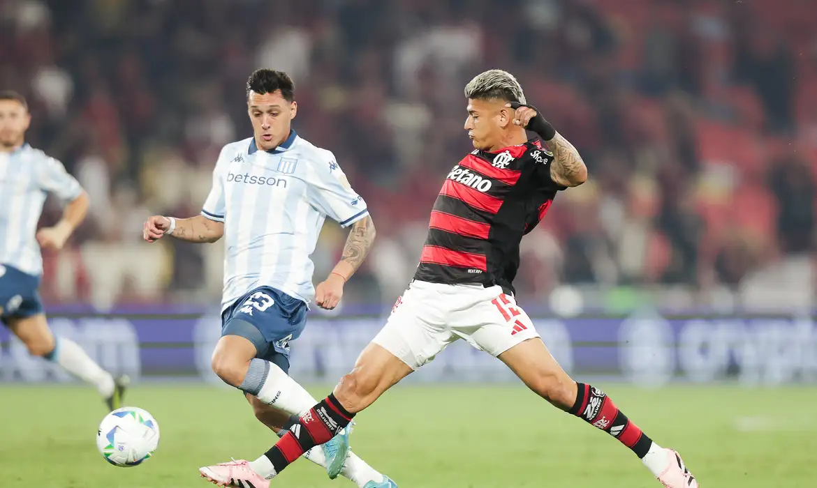 Flamengo enfrenta o Racing por vaga na final da Libertadores nesta quarta-feira