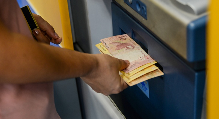 Governo antecipa pagamento e feriado pelas comemorações do Dia do Servidor