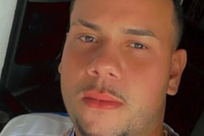 Jovem morre após cair de caminhonete em Medeiros Neto