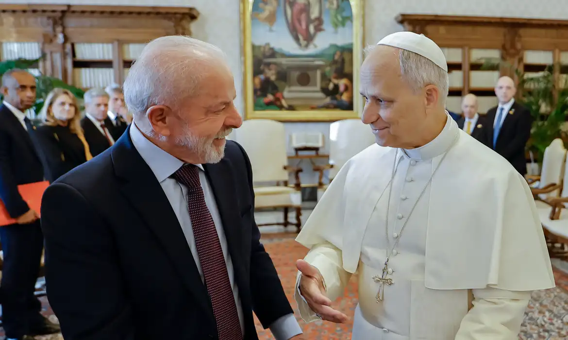 Lula se reúne com o papa Leão XIV no Vaticano