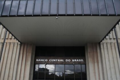 Mercado financeiro reduz para 4,72% previsão de inflação em 2025