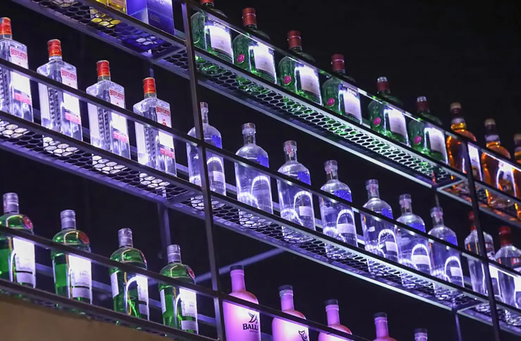 Ministério da Saúde confirmou mais de 100 casos de intoxicação por metanol e onze mortes estão sendo investigadas