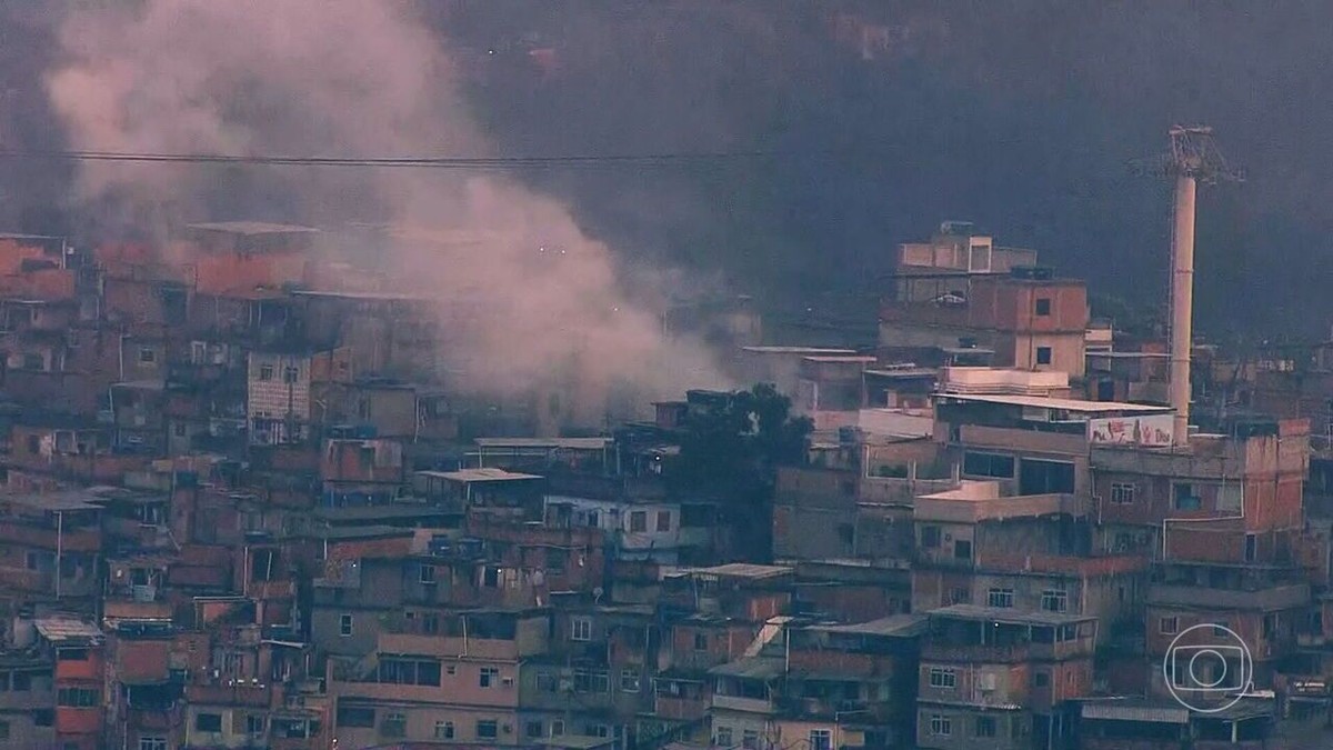 Operação no Alemão deixa pelo menos 64 mortos em megaoperação no RJ