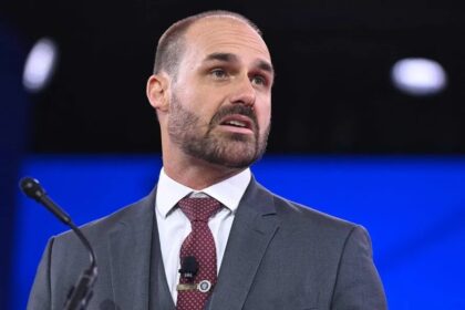 PGR finaliza documento que pode mandar Eduardo Bolsonaro para prisão