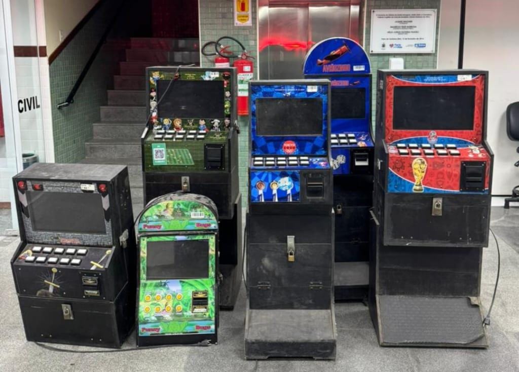 PM apreende máquinas caça-níqueis