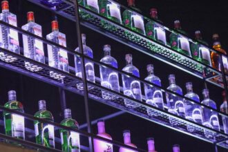 País tem 29 casos confirmados de intoxicação por metanol, diz governo