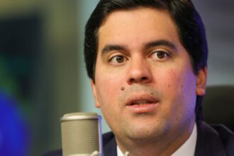 Partidos punem ministros do Esporte e Turismo por desobediência