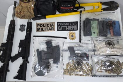 Polícia Civil apreende fuzis, pistola e drogas durante ação integrada