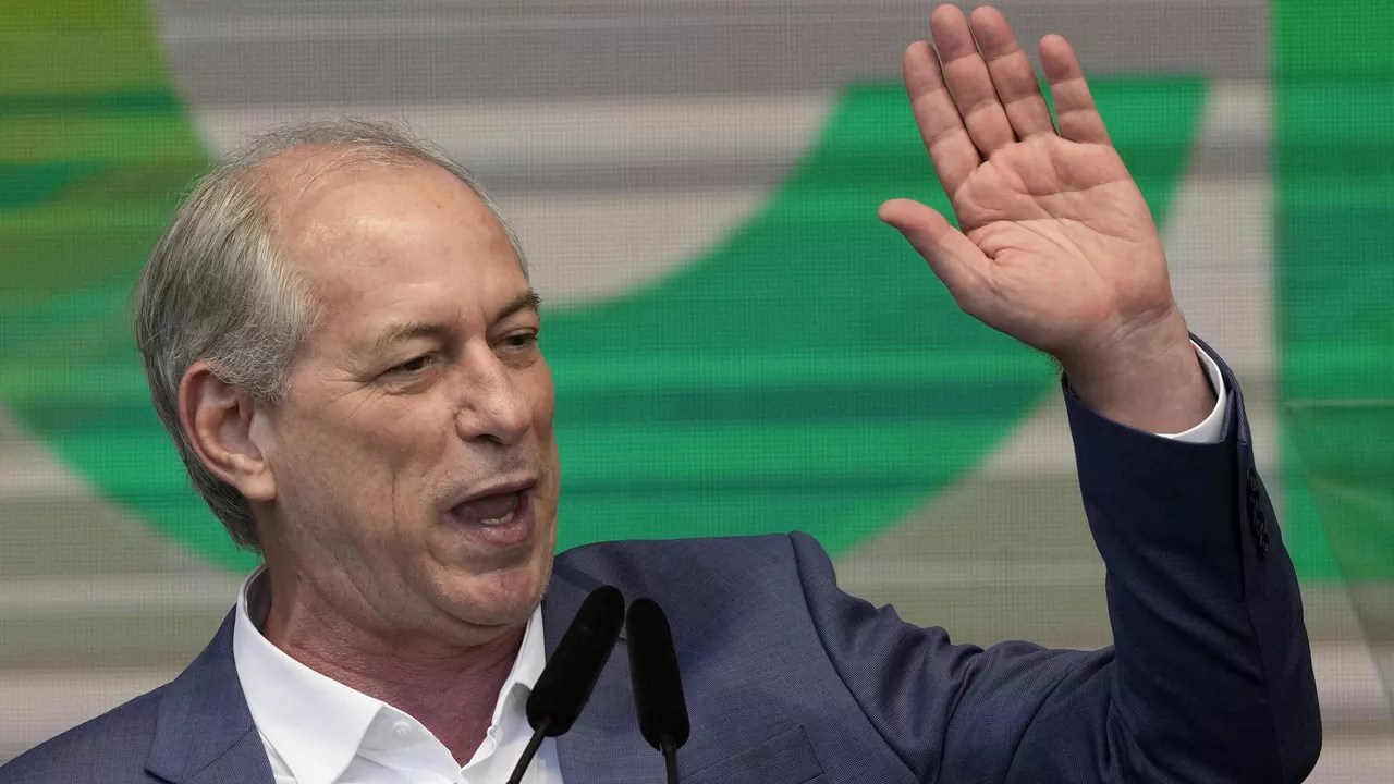 Presidente do PSDB no Ceará confirma entrada de Ciro Gomes no partido