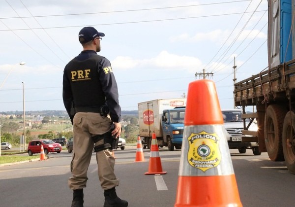 Quatro pessoas morrem e três ficam feridas em grave acidente na BR-349, em Correntina