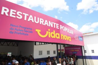 Restaurante Popular de São Tomé de Paripe é reinaugurado com novo posto do CadÚnico