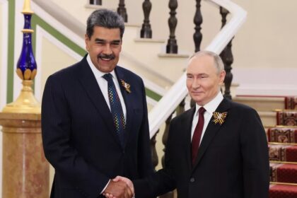 Rússia consolida seu apoio à Venezuela em meio à crescente pressão dos EUA no Caribe