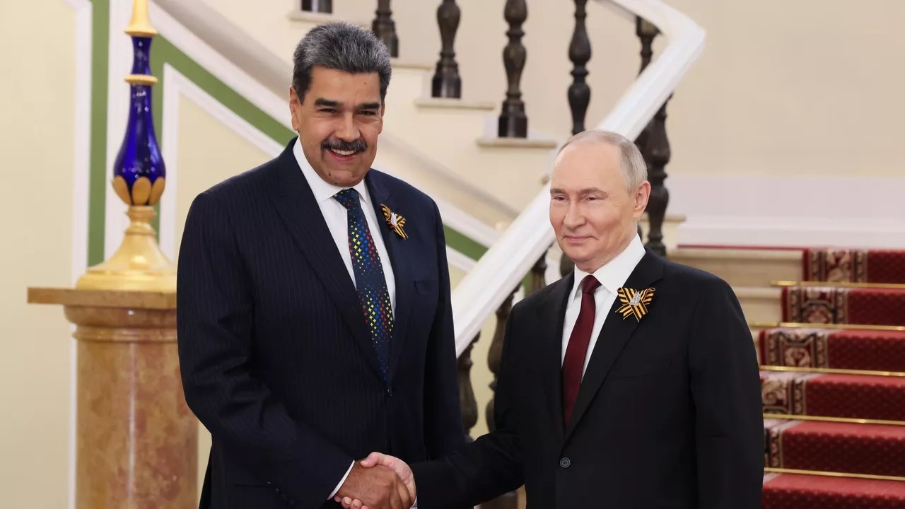 Rússia consolida seu apoio à Venezuela em meio à crescente pressão dos EUA no Caribe