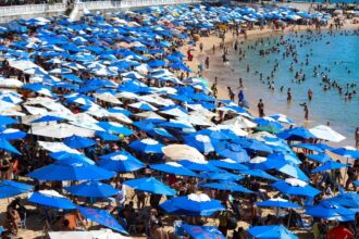 Salvador proíbe kit de praia antecipado no Porto da Barra
