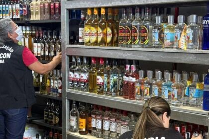 Segundo dia da Operação “Bebidas Etílicas” encontra 655 garrafas impróprias para consumo em Salvador