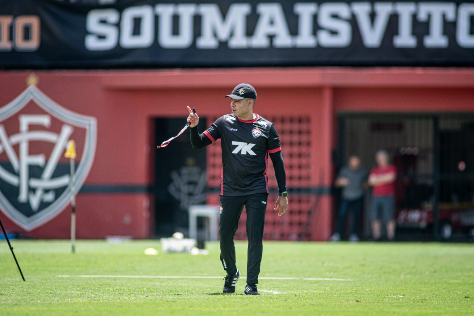 Vitória encara o Santos em confronto direto contra o Z-4