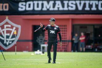 Vitória encara o Santos em confronto direto contra o Z-4