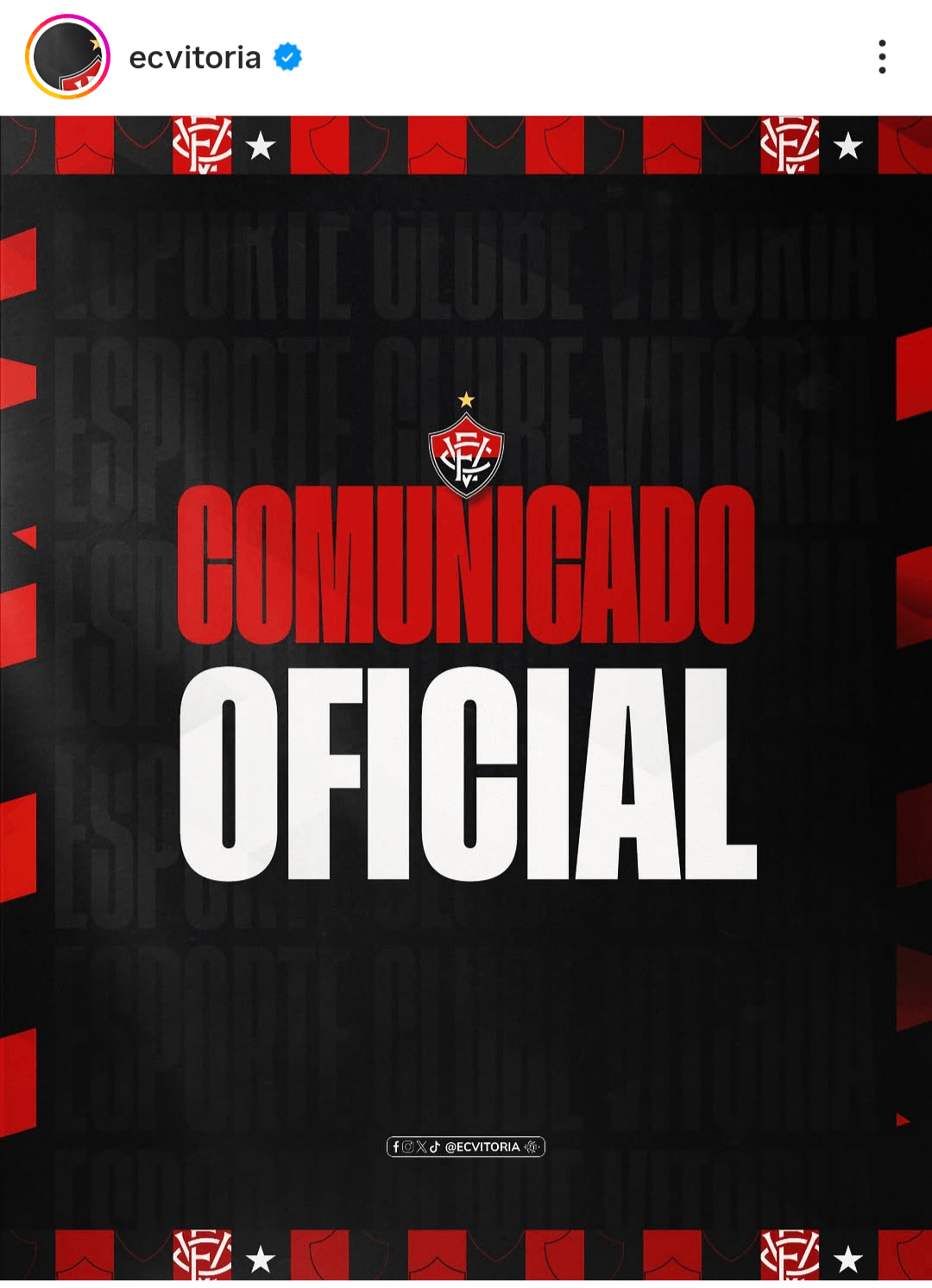 Vitória rescinde contrato com atacante