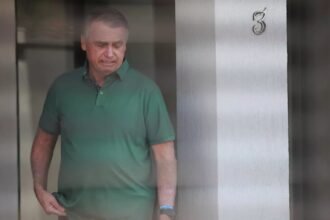 Bolsonaro tem salários do PL suspensos