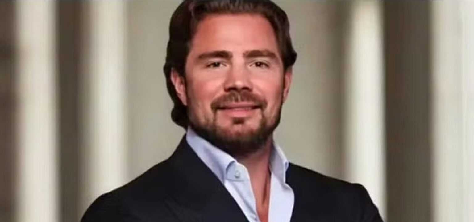 Dono do Banco Master deixa presídio após 12 dias preso e deve usar tornozeleira eletrônica