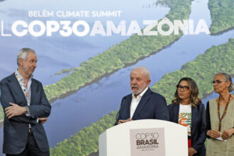 Lula defende redução de emissões de gases de efeito estufa e exalta participação social na COP 30 — Agência Gov