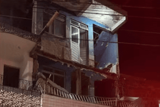 Padre e outras duas pessoas morrem após laje de casa desabar durante cerimônia religiosa em Salvador