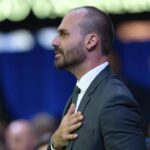 Por que Eduardo Bolsonaro foi colocado na lista de devedores da União?