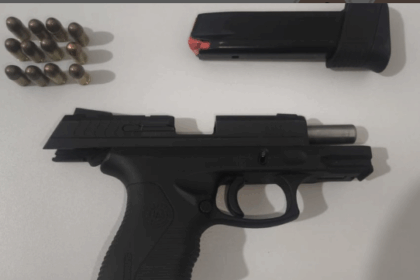 Suspeito é preso por porte ilegal de arma e direção perigosa em Castro Alves