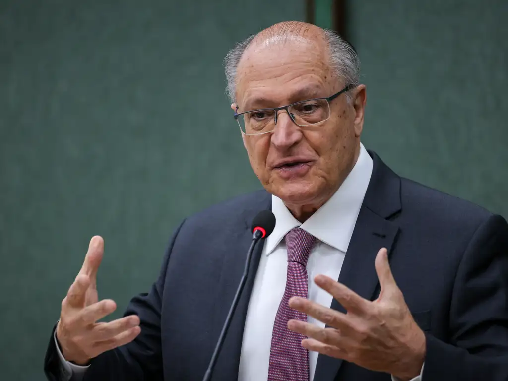 Um pequeno passo de US$ 9,7 bilhões, diz Alckmin sobre redução de tarifaço — Agência Gov