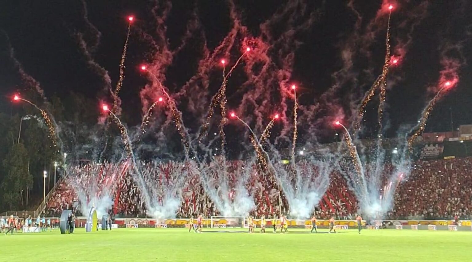 Vitória enfrenta o Botafogo no Barradão em duelo decisivo pelo Brasileirão