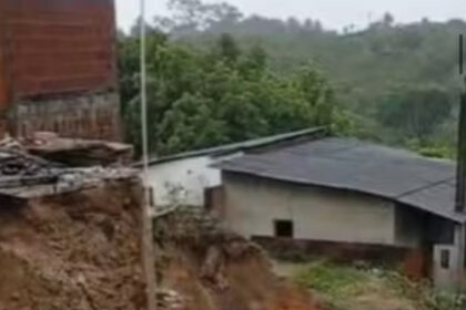 Alagamentos, deslizamentos e quedas de árvores: forte chuva provoca prejuízos em cidades do sul da Bahia