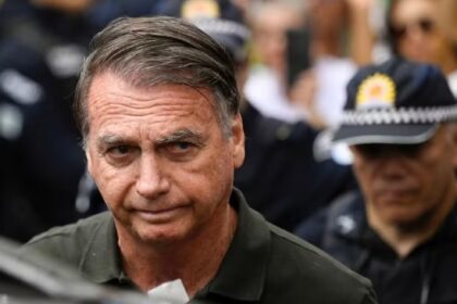 Bolsonaro é internado em hospital de Brasília para cirurgia