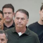 Bolsonaro faz ultrassom e médicos recomendam cirurgia