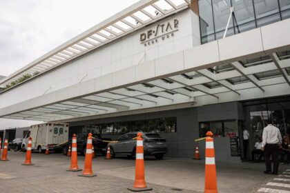 Bolsonaro passa por cirurgia após crise de soluço