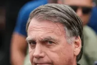 Bolsonaro passa por nova cirurgia para tratar crise de soluço