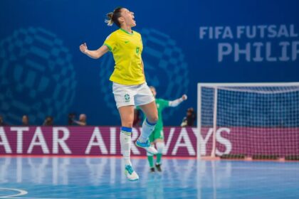 Brasil goleia e avança para semi da Copa do Mundo de futsal