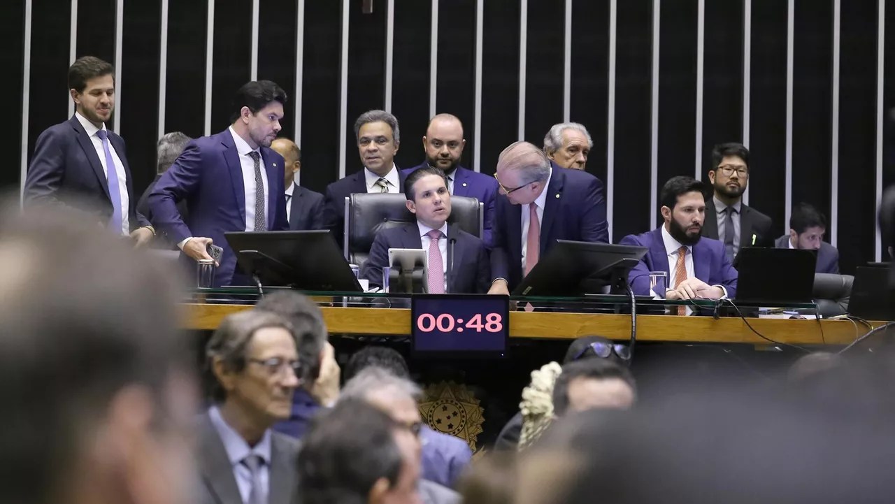 Câmara gastou R$ 419 mil com Ramagem, Eduardo Bolsonaro e Zambelli em 1 mês