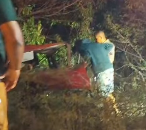 Colisão entre veículos deixa feridos graves na BA-120, entre Santa Terezinha e Castro Alves