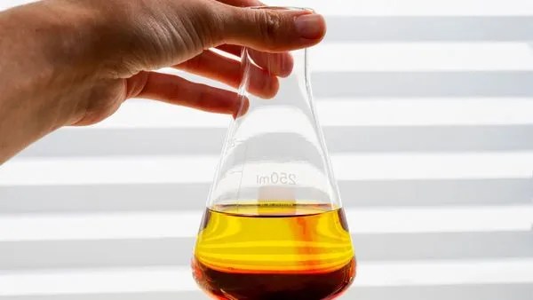 Dois suspeitos de intoxicação por metanol são transferidos para Salvador