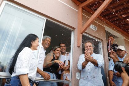 Em Barreiras, governador entrega 500 moradias do Minha Casa, Minha Vida e obras de pavimentação