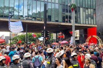 Em várias capitais, manifestantes vão às ruas contra PL da Dosimetria