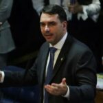 Flávio Bolsonaro segue como nome mais competitivo da direita; Lula mantém vantagem