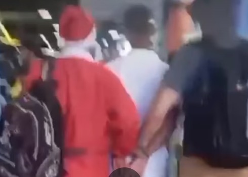 Foragido da Justiça do Pará é preso por policial disfarçado de Papai Noel em Porto Alegre