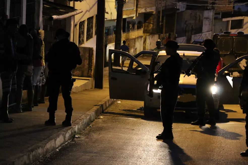 Forças de segurança capturam traficante baiano com R$ 100 mil em Lauro de Freitas