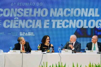'Investimento em pesquisa retorna para o povo', diz Lula na 6ª reunião do Conselho Nacional de Ciência e Tecnologia — Agência Gov